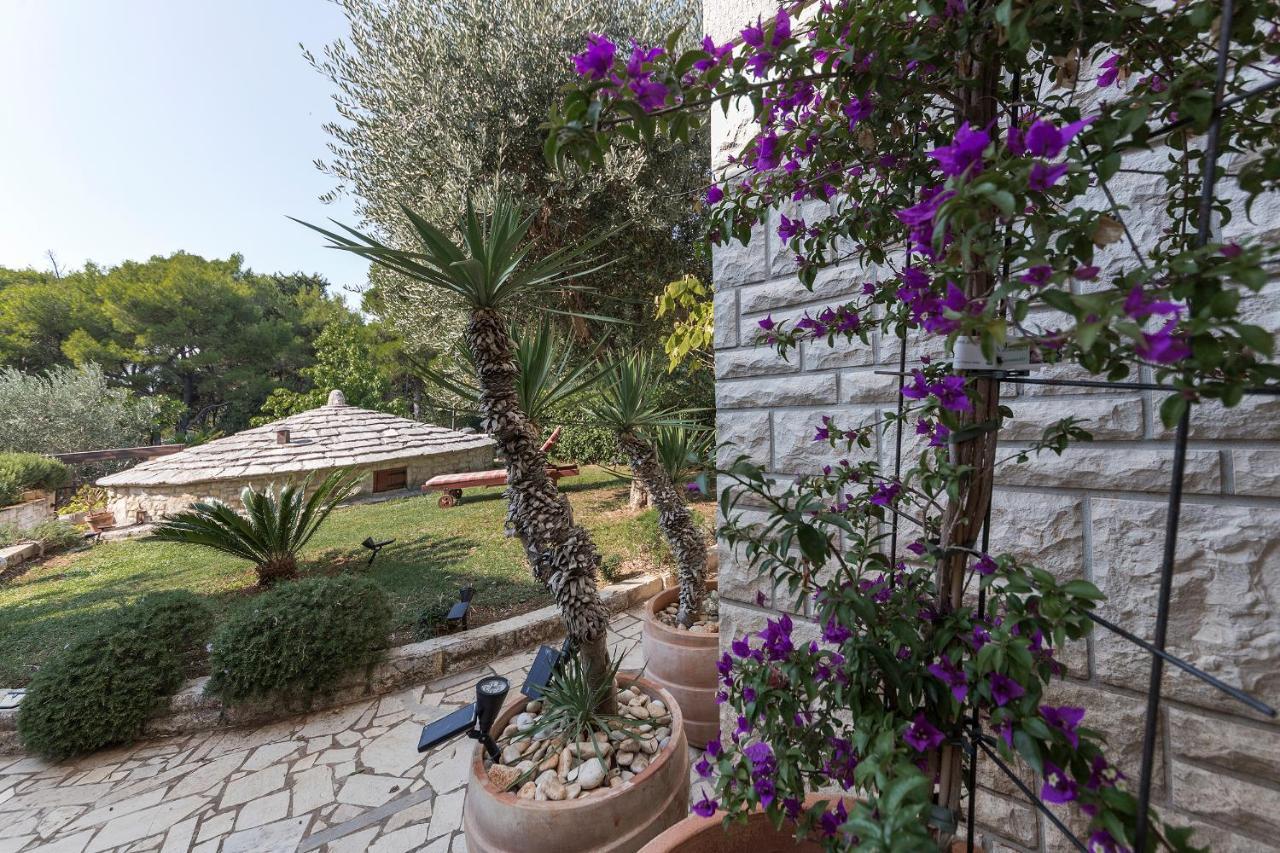 Apartments Villa Lungomare Pula Exterior foto